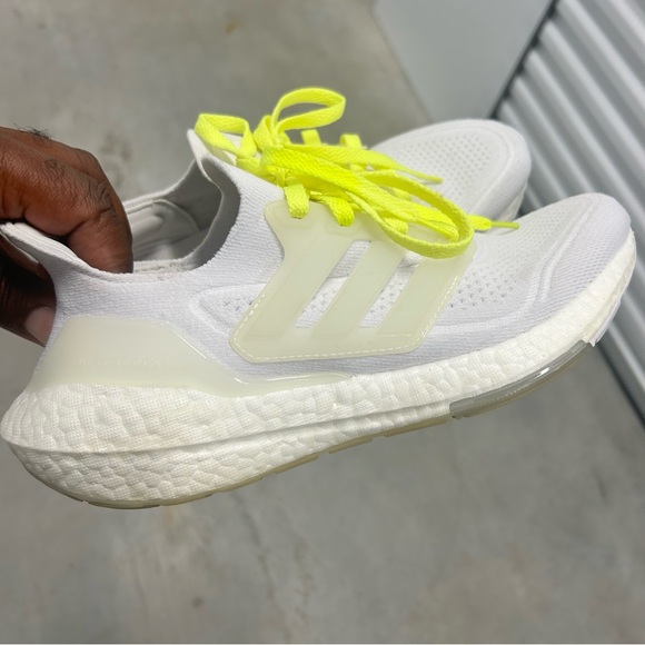 Adidas Ultraboost Running Shoes White Neon Unisex M 7 / W 8.5 Neutral Pronation - Picture 1 of 9